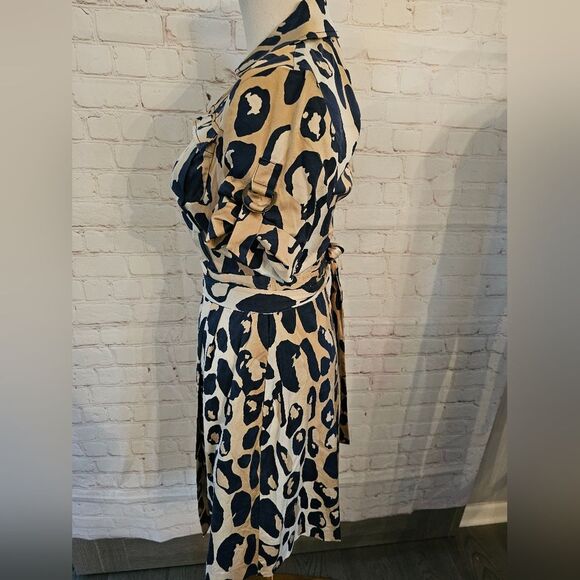 Diane Von Furstenberg DVF Vintage Samara Animal Print Wrap Dress | Size 2 | EUC - Picture 4 of 10